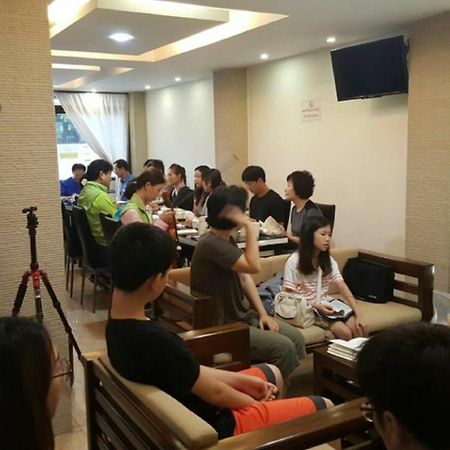 Pandora Motel Yangon Bagian luar foto