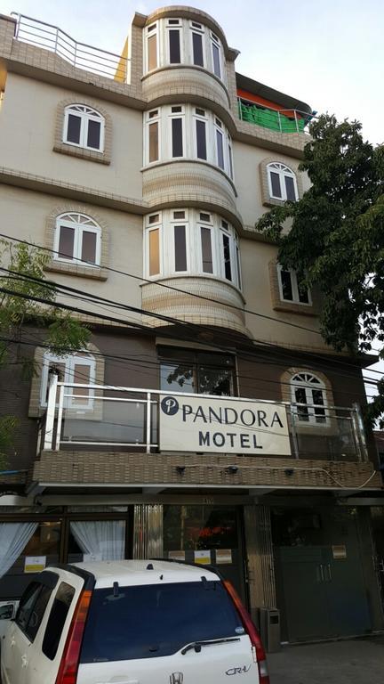 Pandora Motel Yangon Bagian luar foto