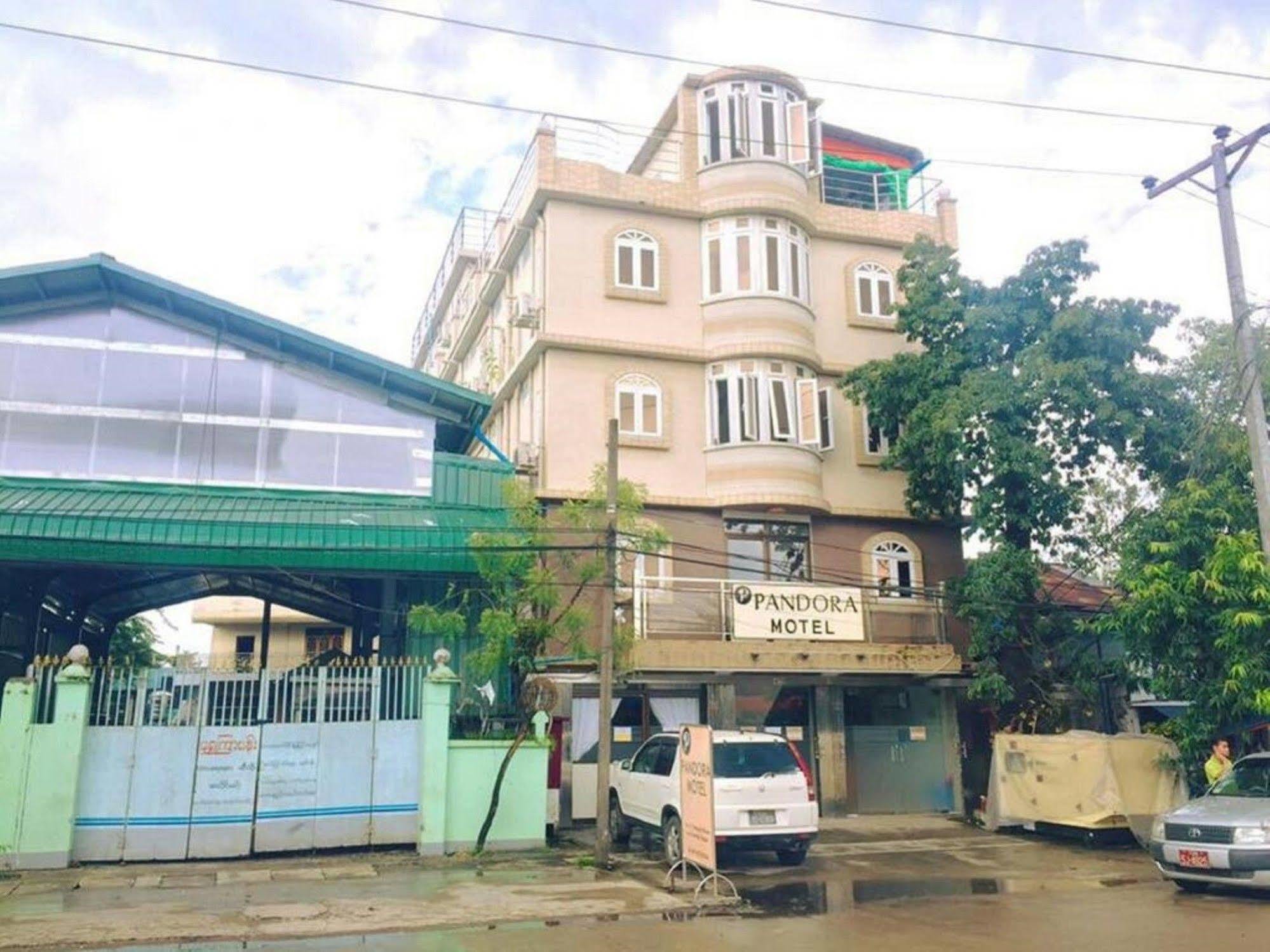 Pandora Motel Yangon Bagian luar foto