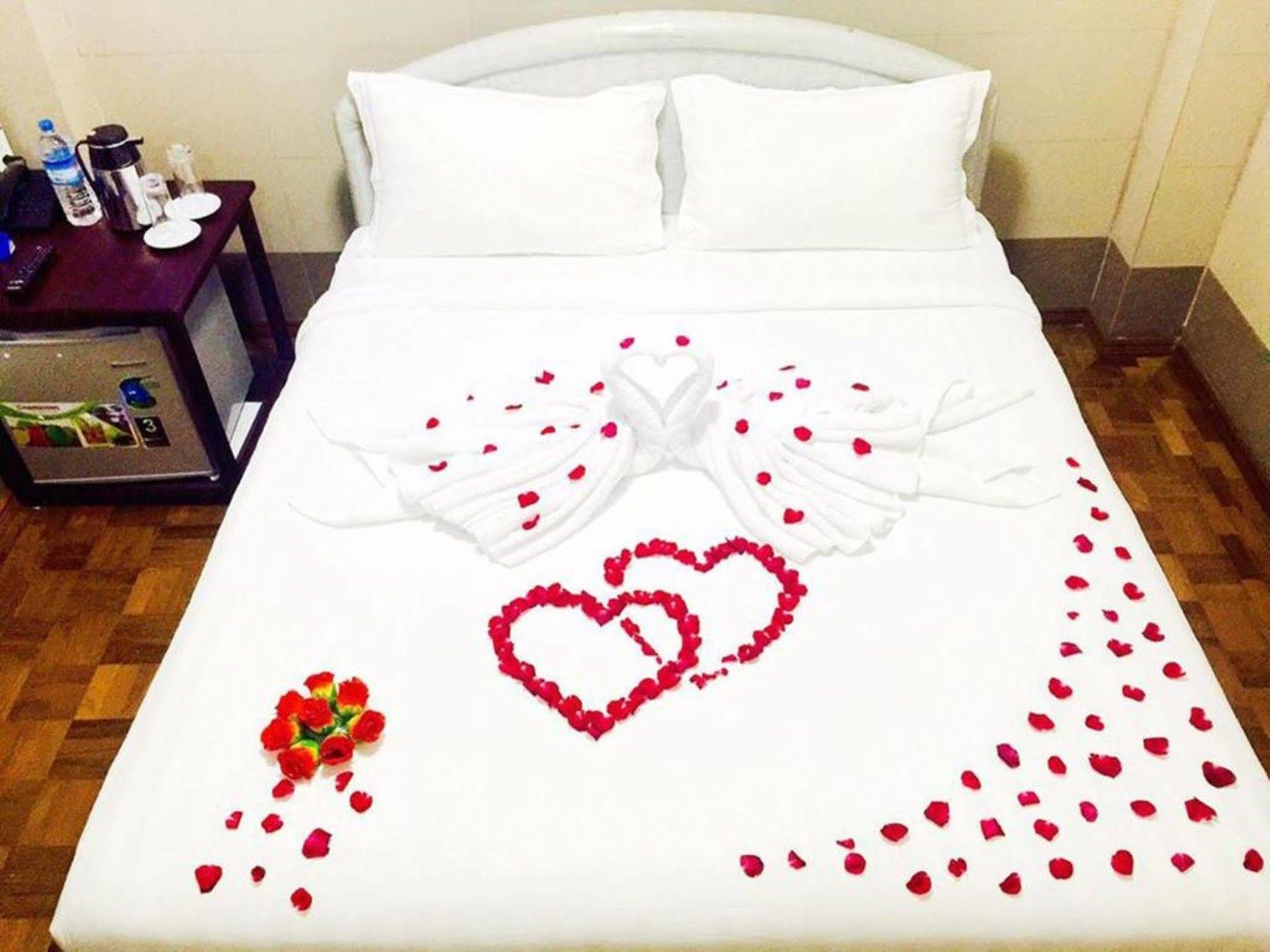 Pandora Motel Yangon Bagian luar foto