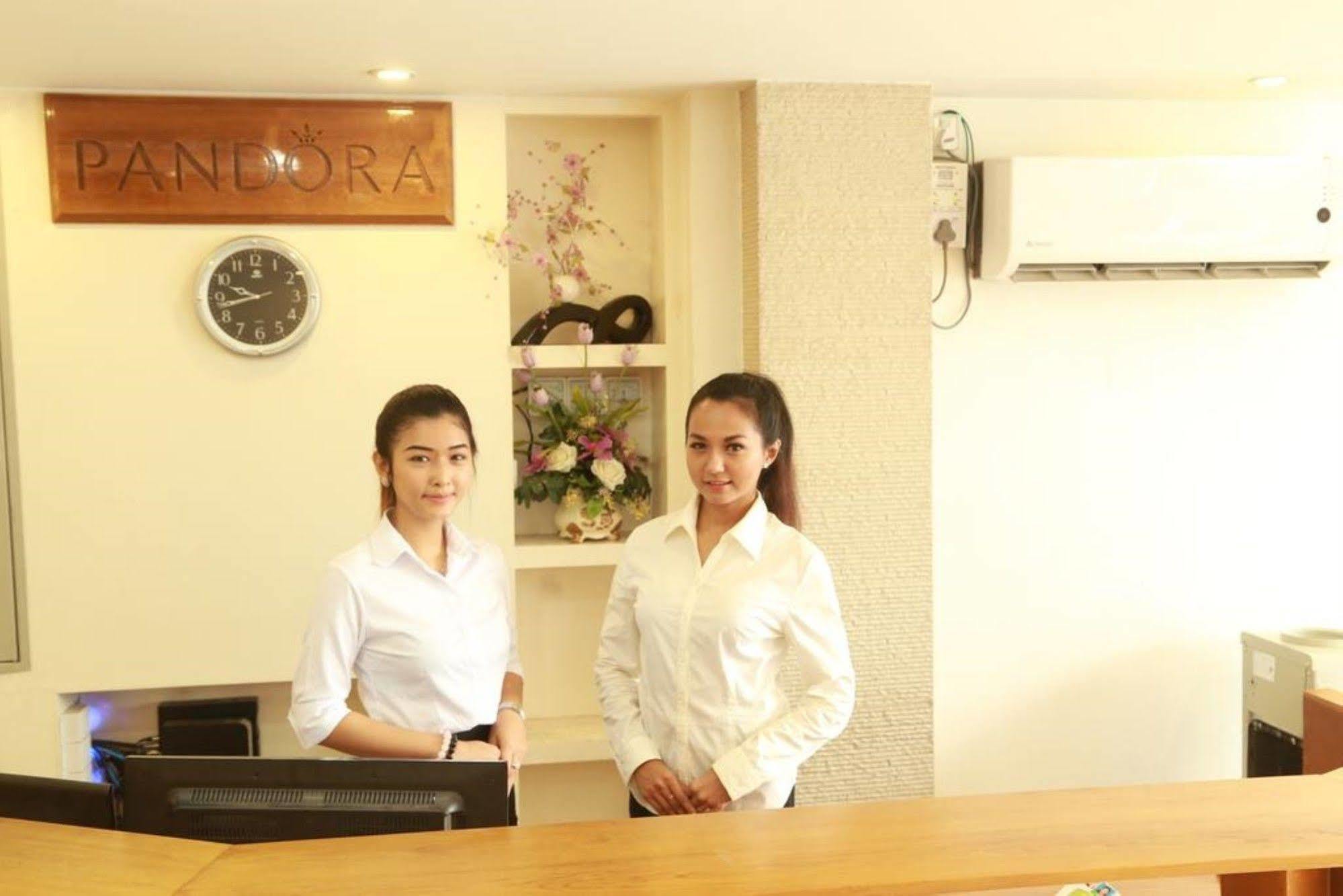 Pandora Motel Yangon Bagian luar foto